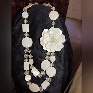 Mother of Pearl Flower necklace